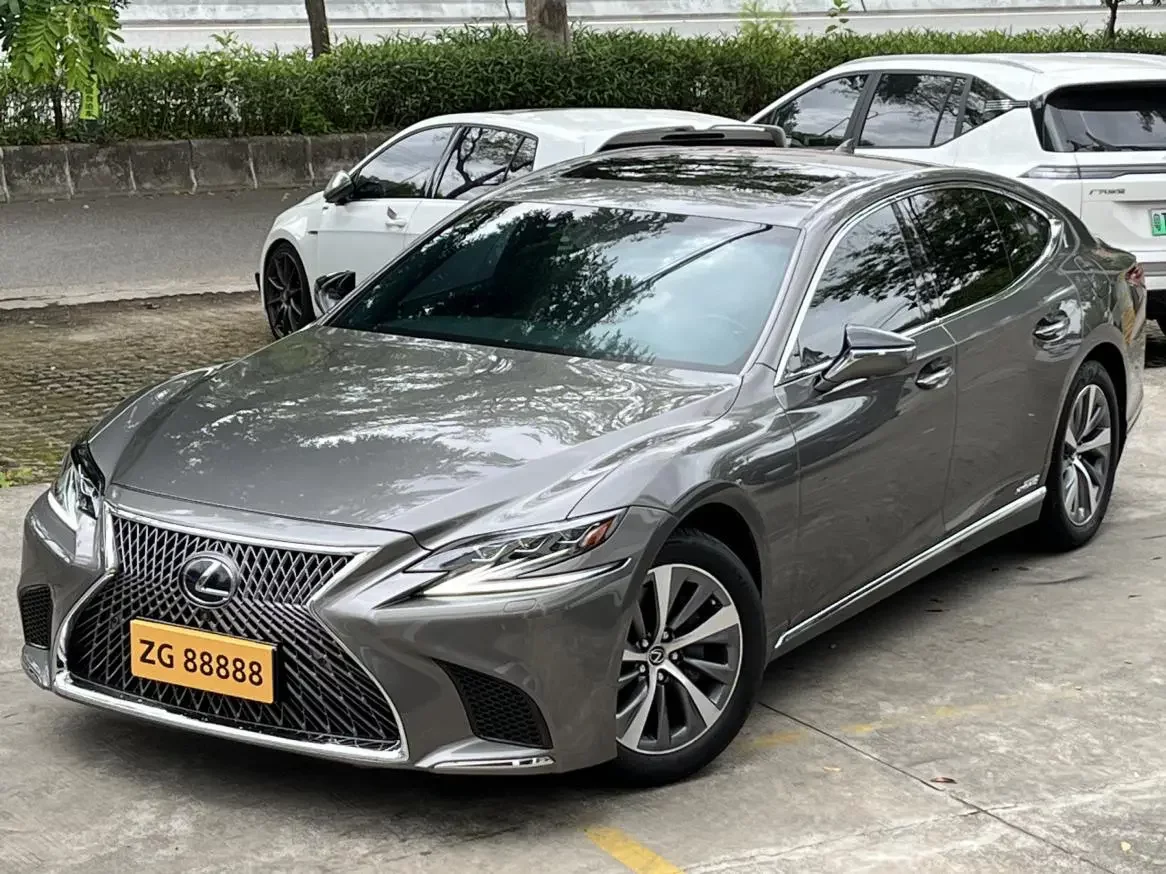 Lexus LS