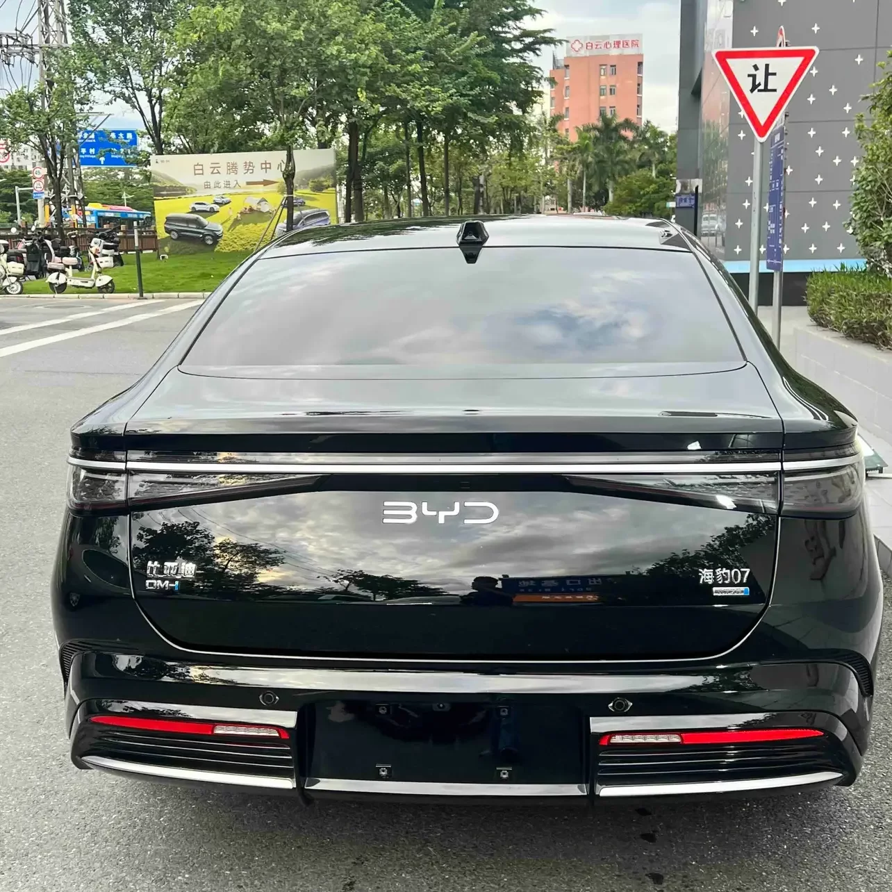 BYD Seal 07DM