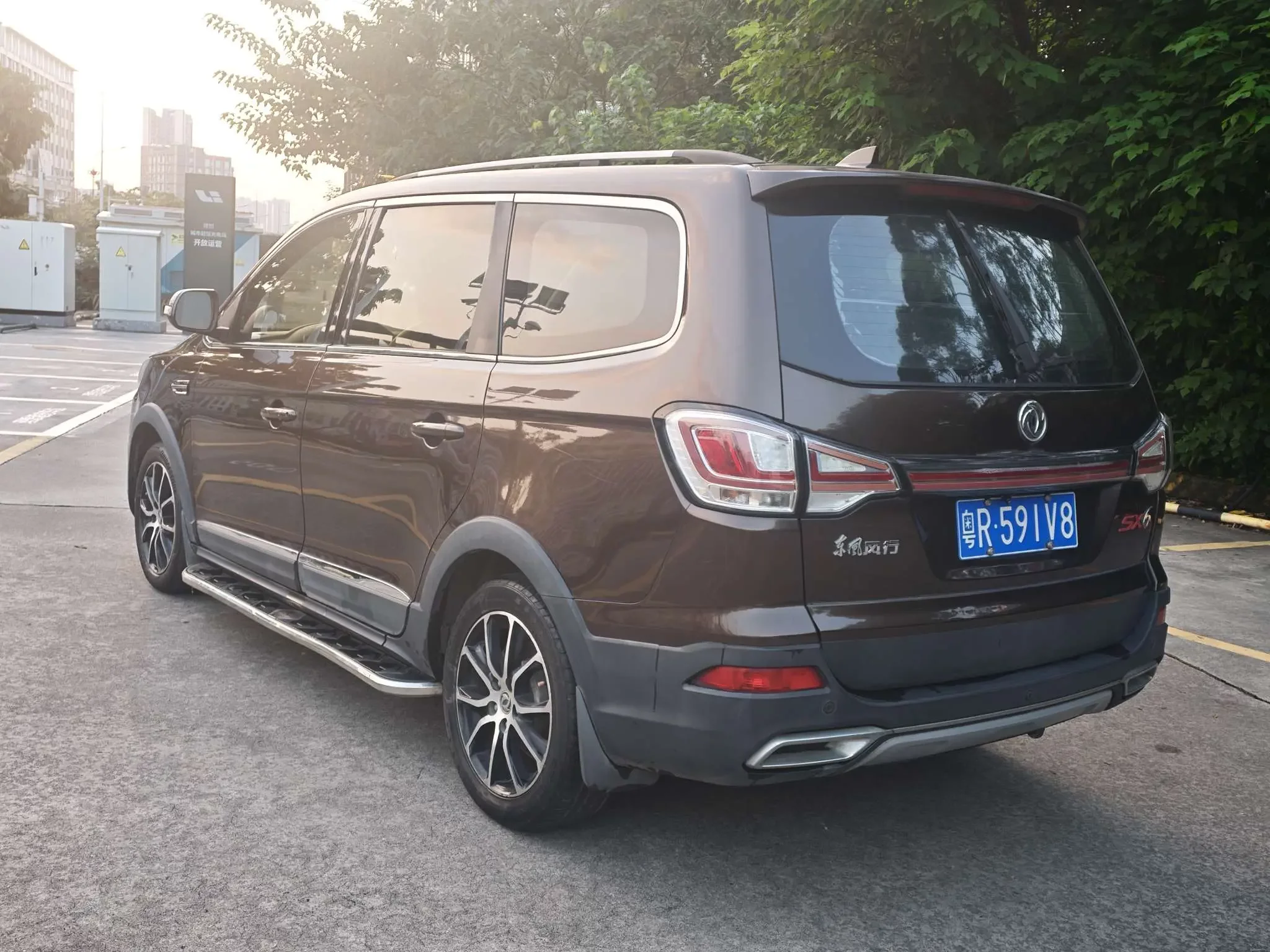 Forthing Fengxing SX6