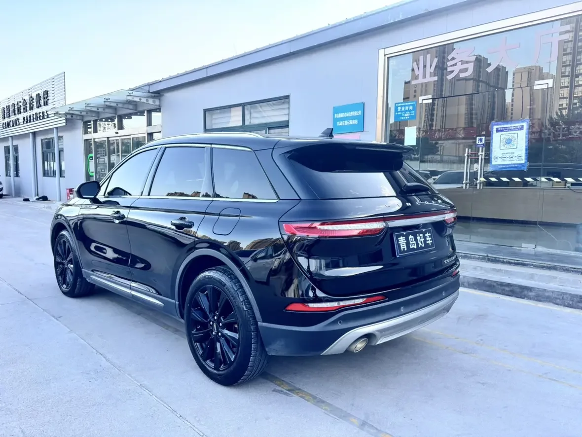 Lincoln Corsair