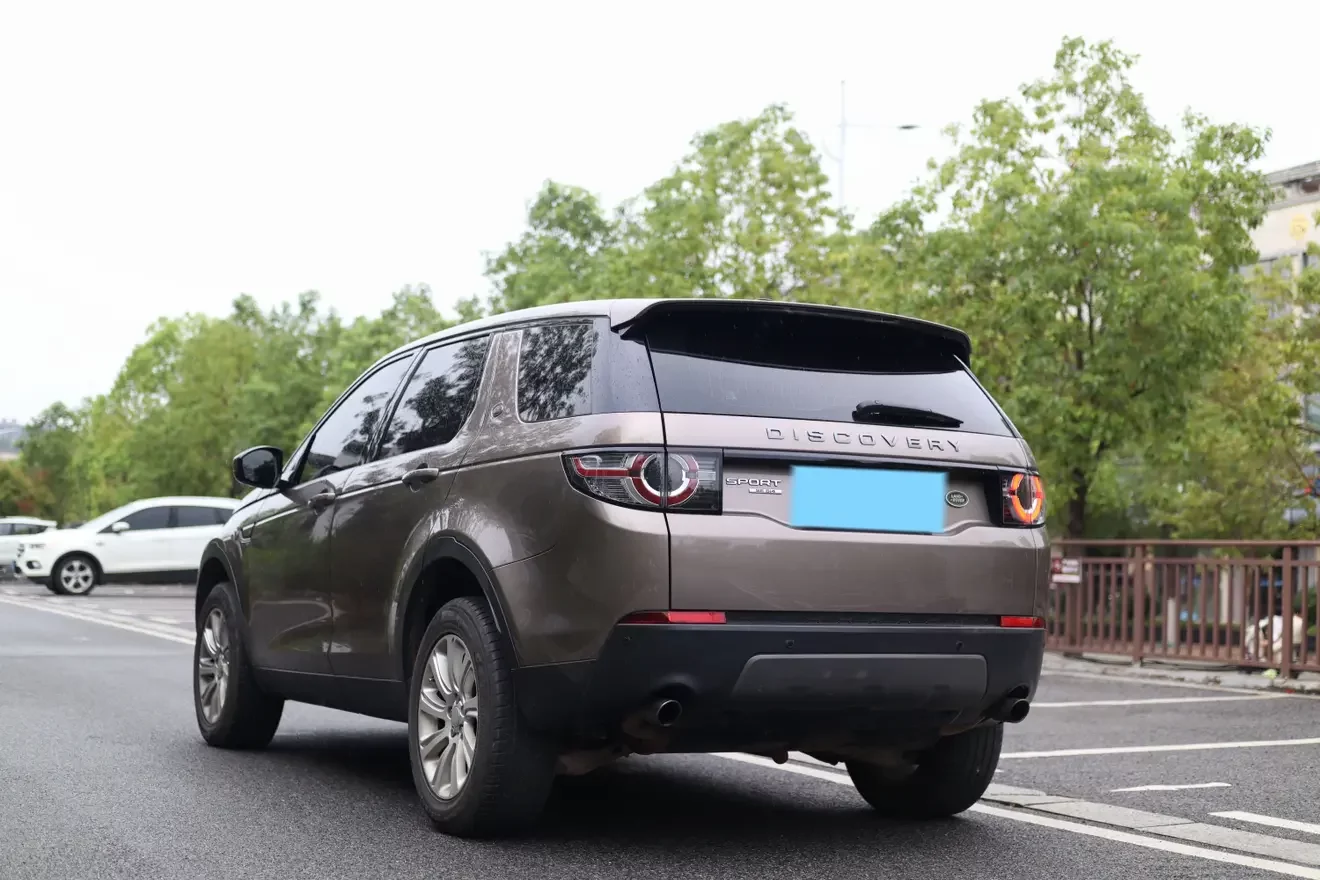 Land Rover Discover the magic