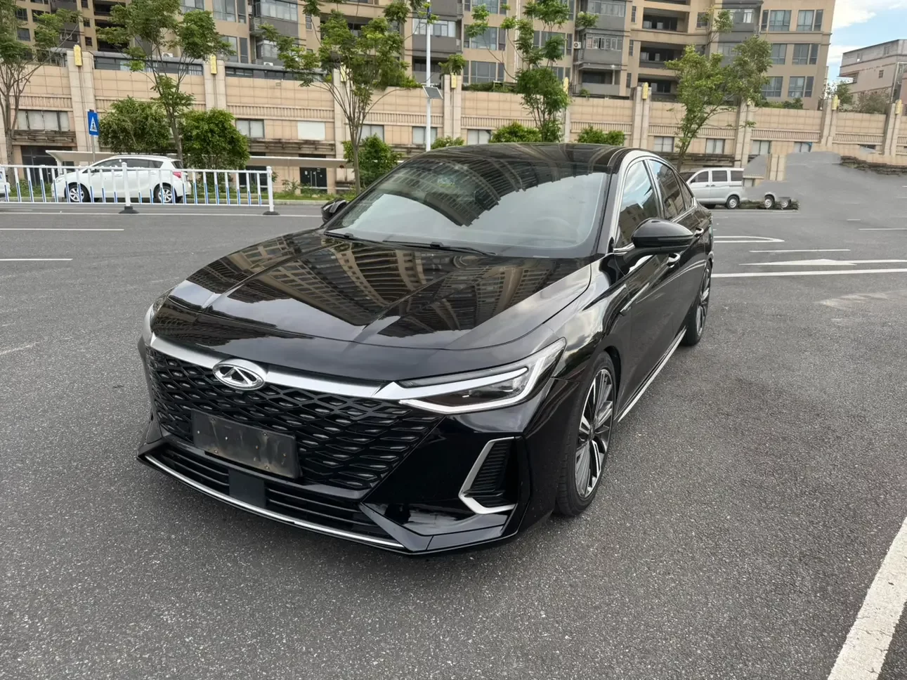 Chery Arrizo 8