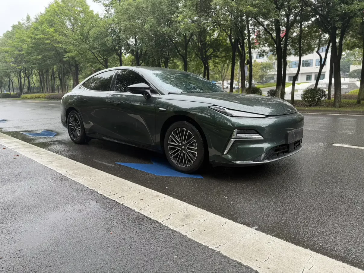 Geely Galaxy Star 8 PHEV