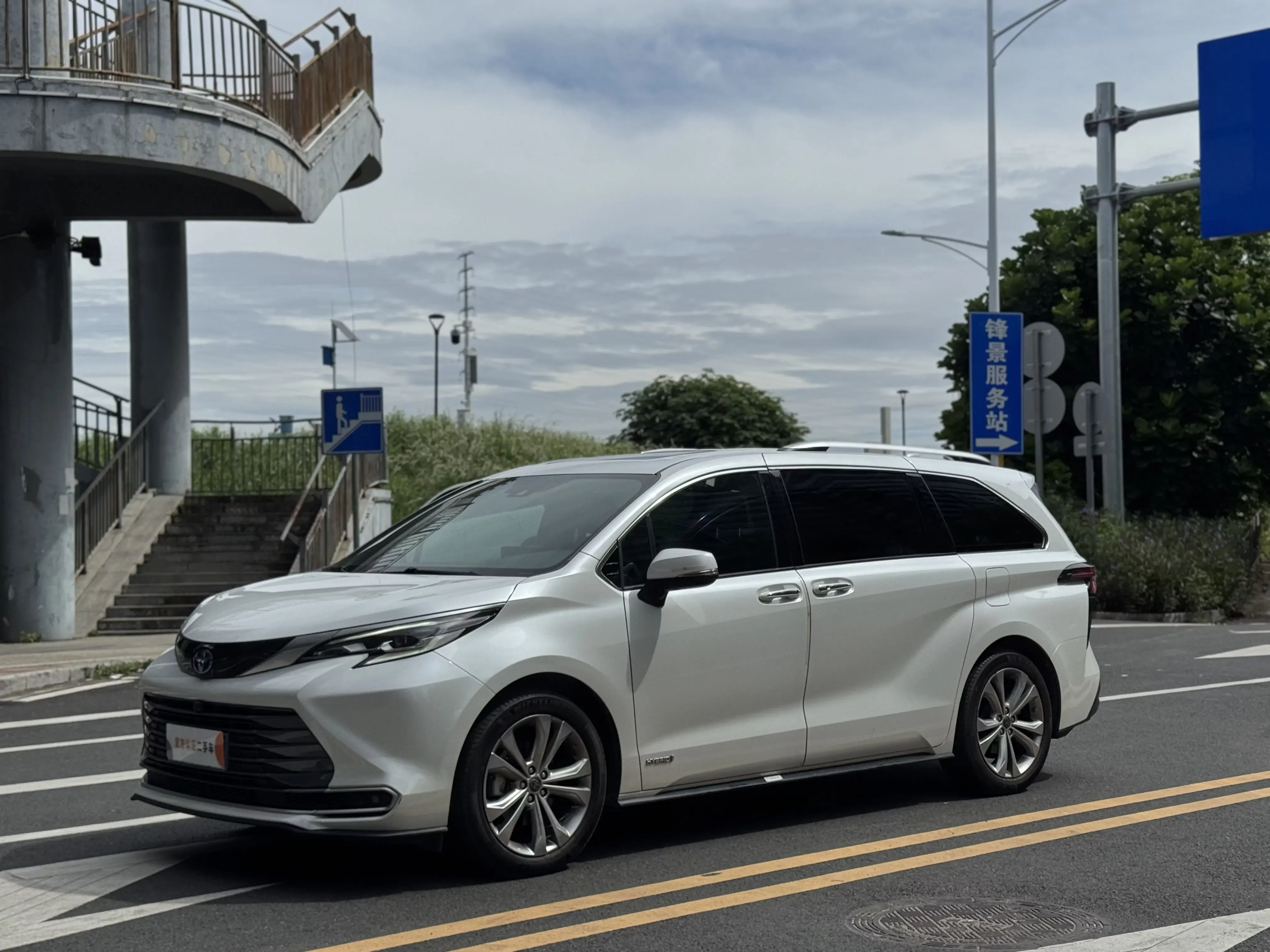 TOYOTA SIENNA