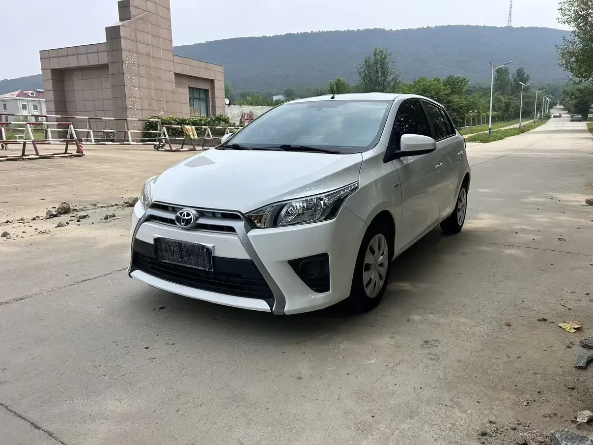 Toyota Yaris L