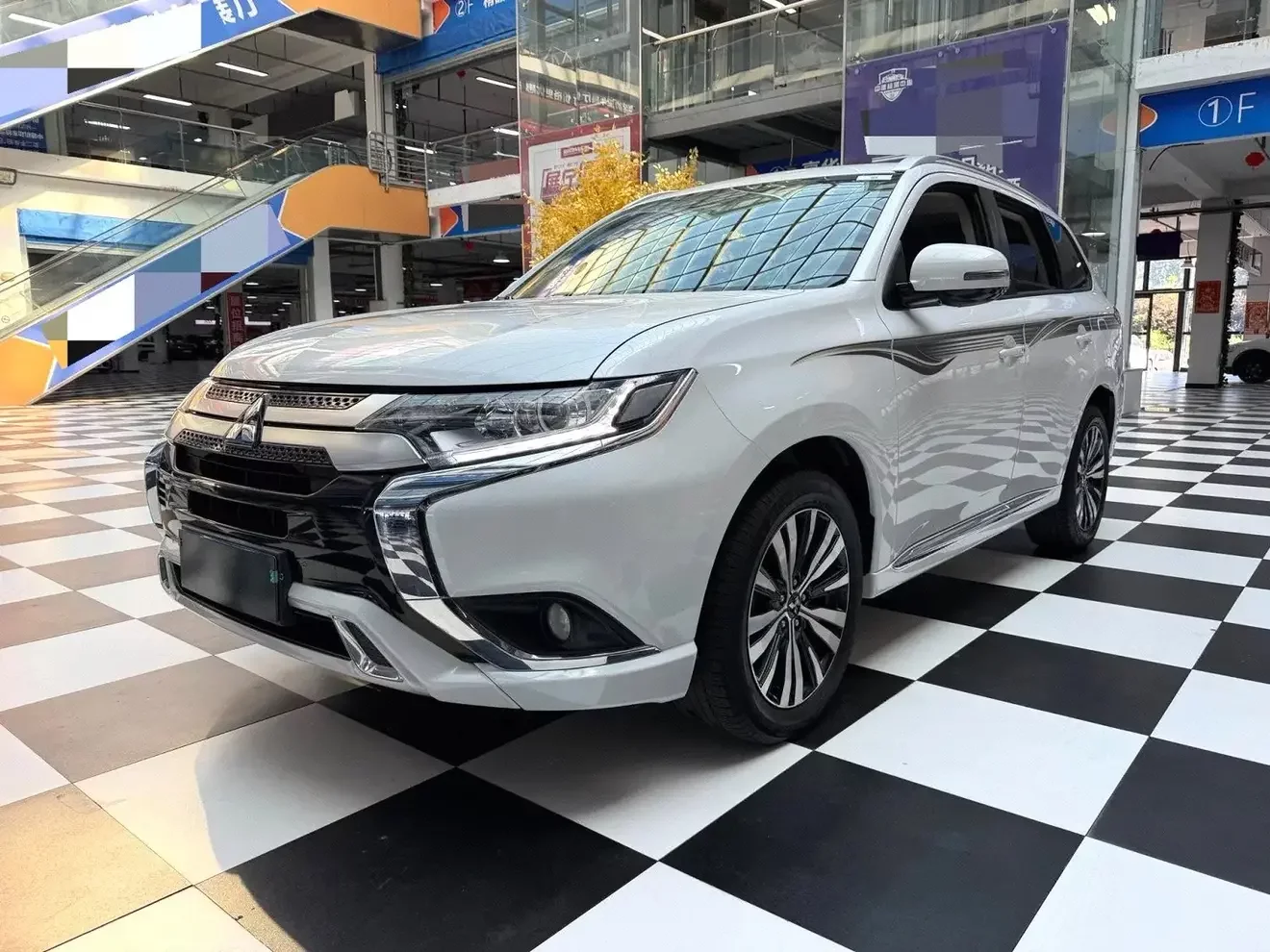 MITSUBISHI OUTLANDER