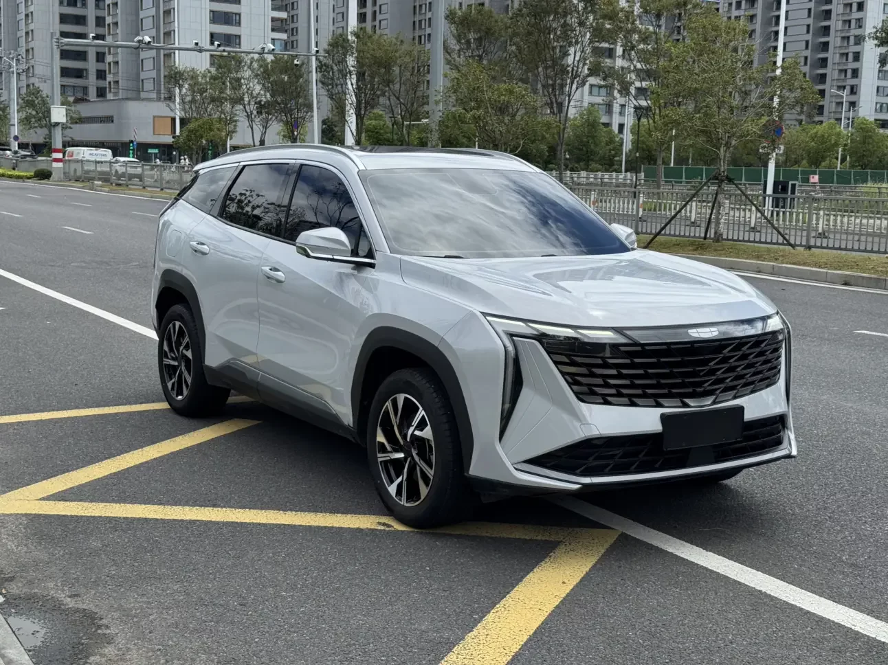 Geely Atlas L