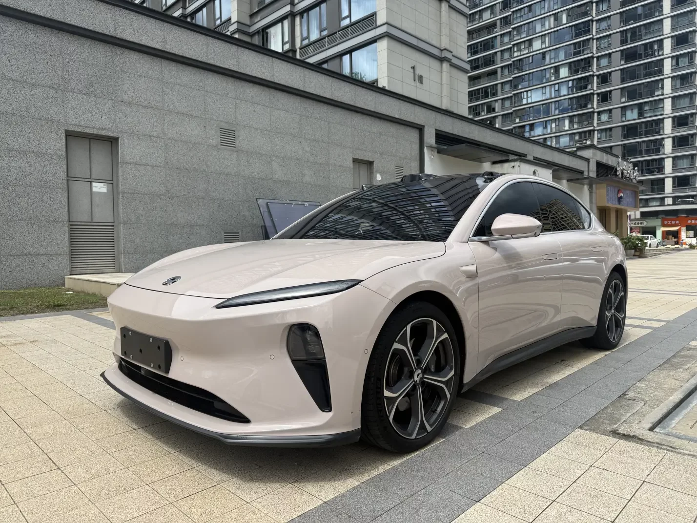 NIO ET5