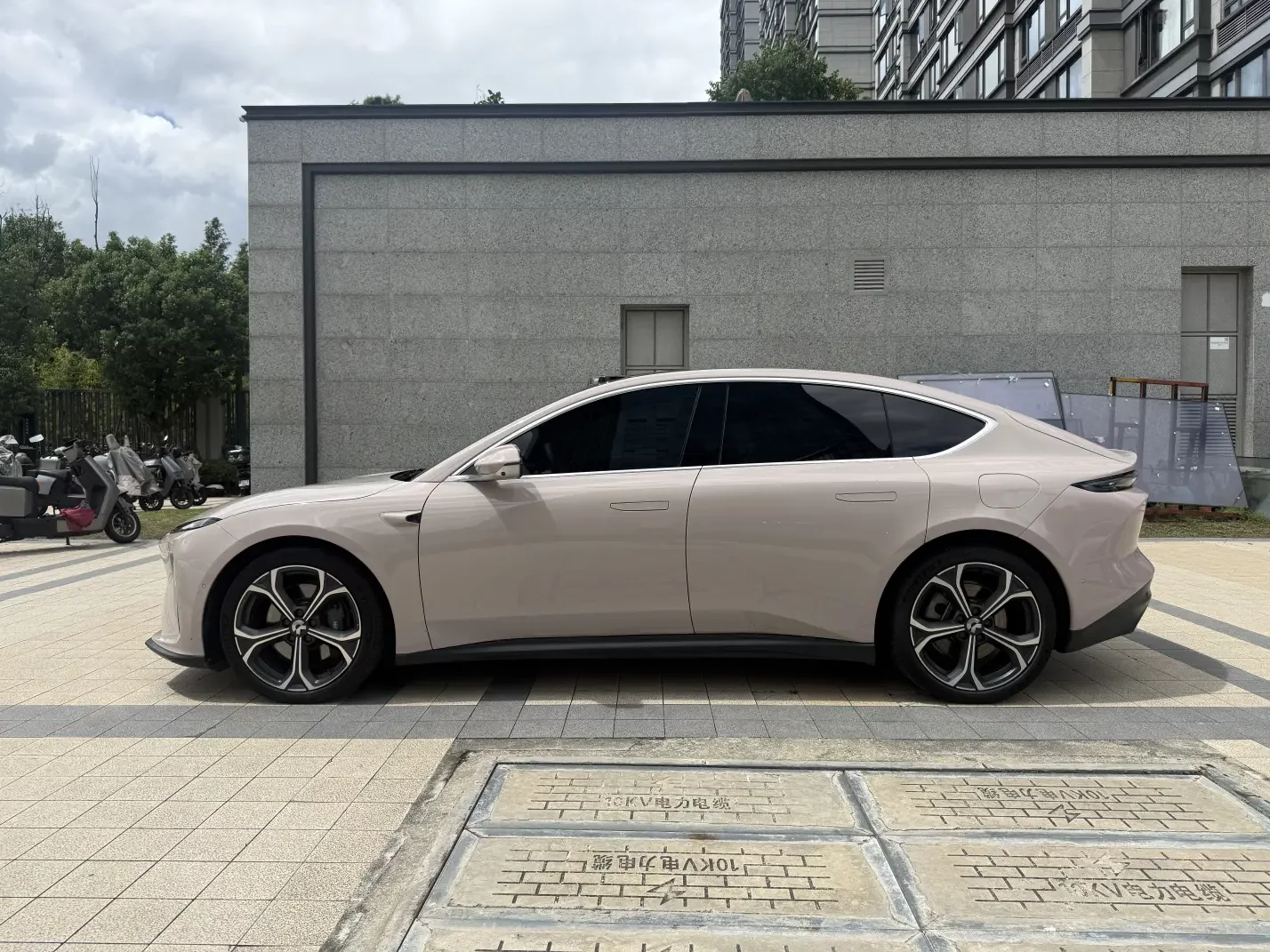 NIO ET5