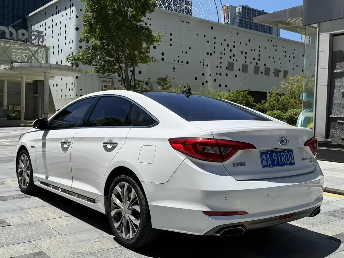 Hyundai sonata nine