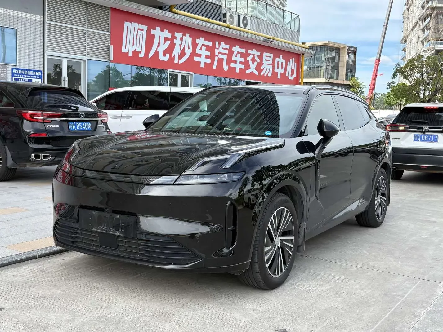 Lynk & Co 08 EM-P