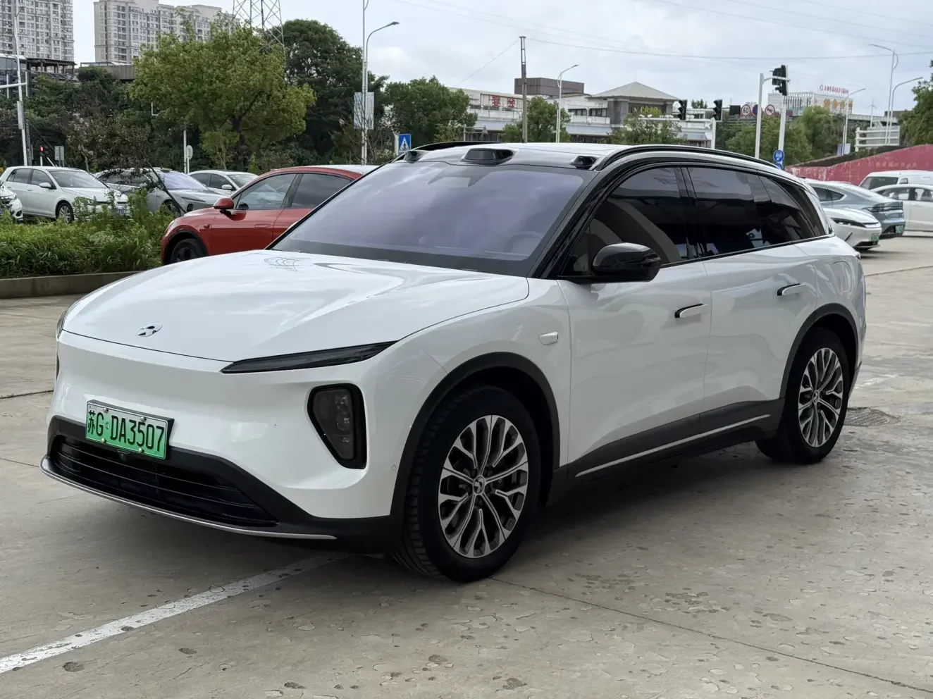 NIO ES6