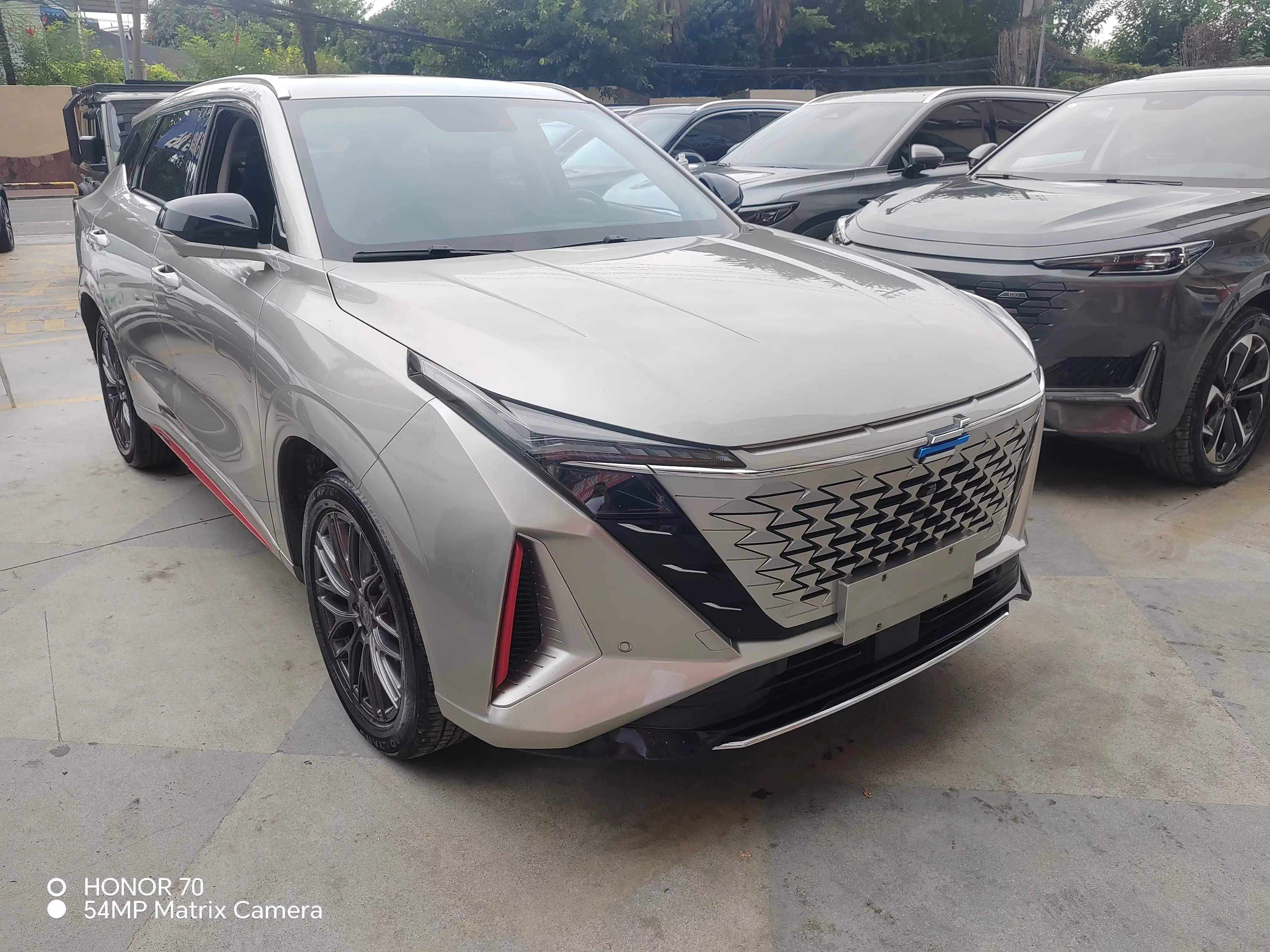 Oshan Changan Auchan Z6