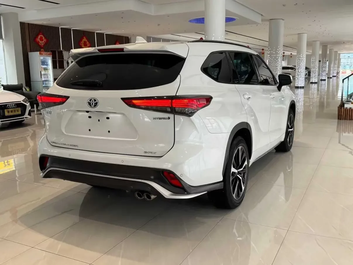 Toyota Crown Kluger
