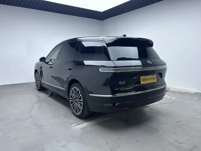 NIO ES8