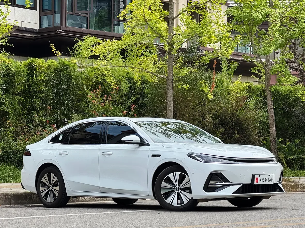 Geely Galaxy A7 EM