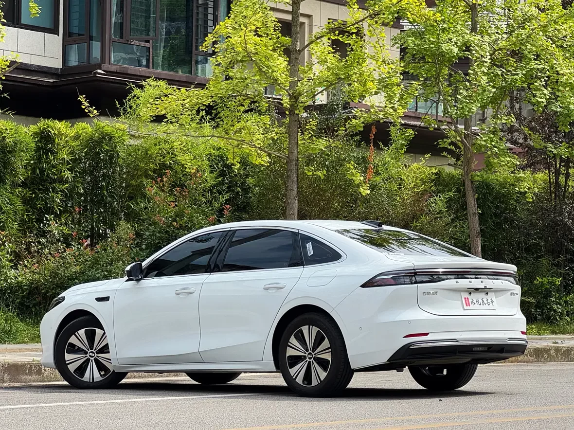 Geely Galaxy A7 EM
