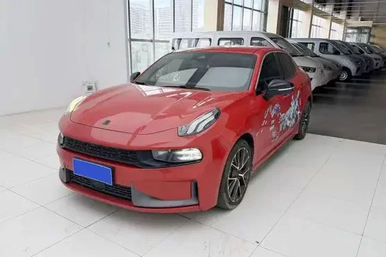 Lynk & Co 03