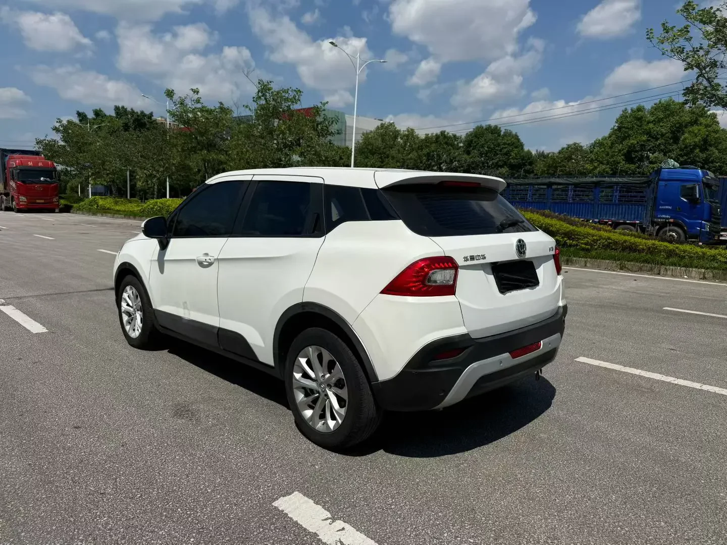 Brilliance China V3