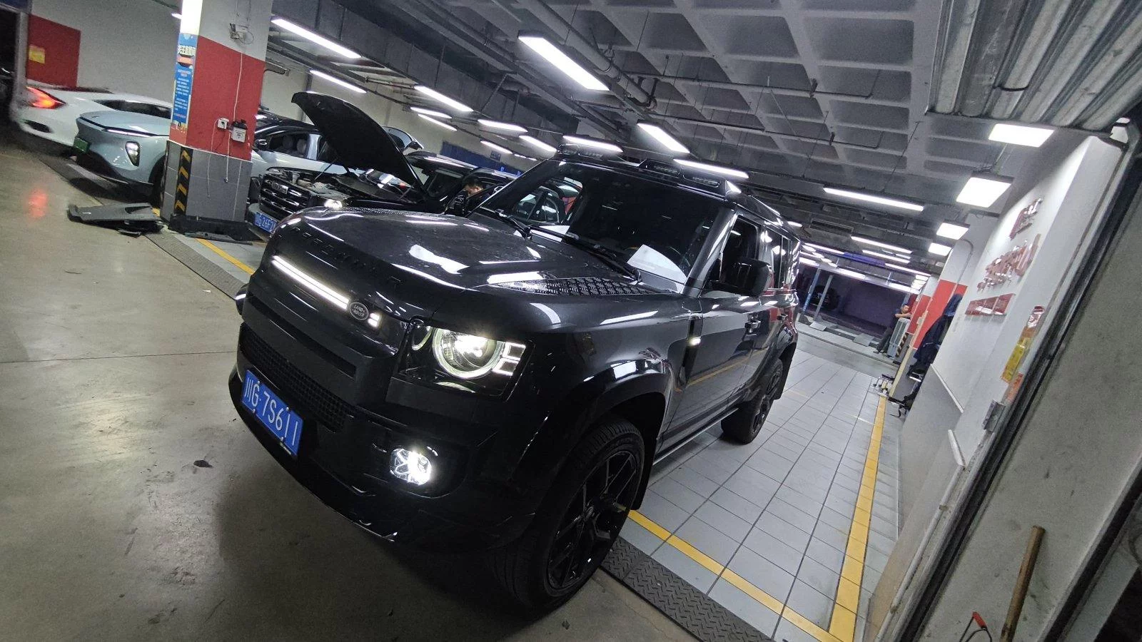 Land Rover Defender