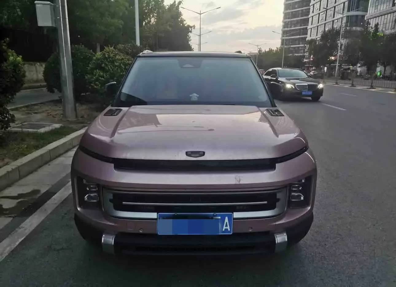 Geely ICON