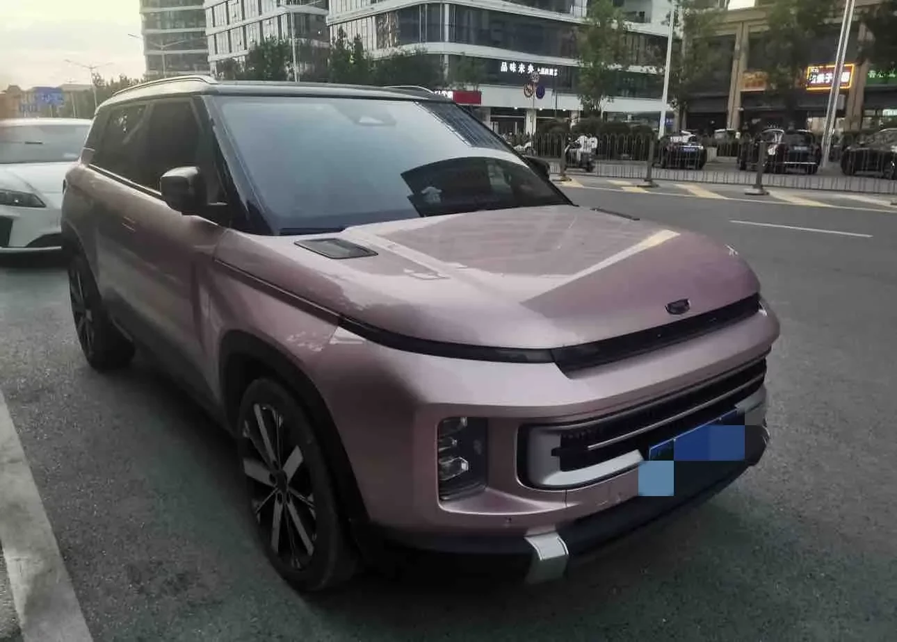 Geely ICON