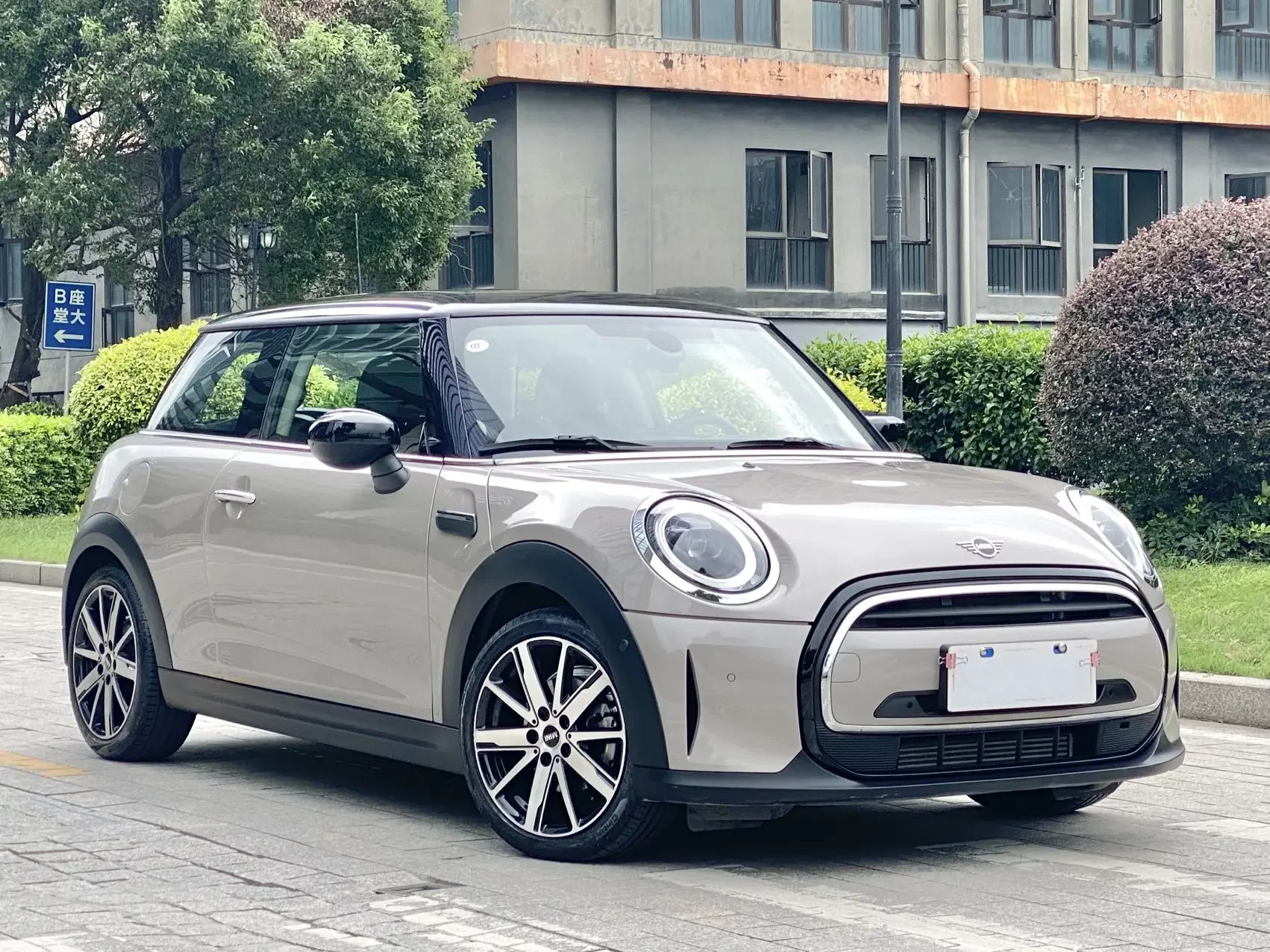MINI MINI