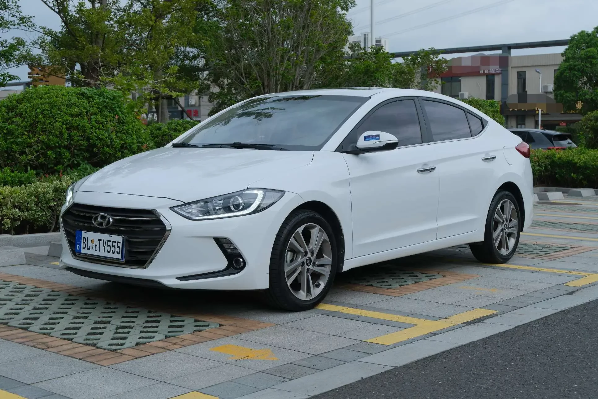Hyundai Elantra Lingdong