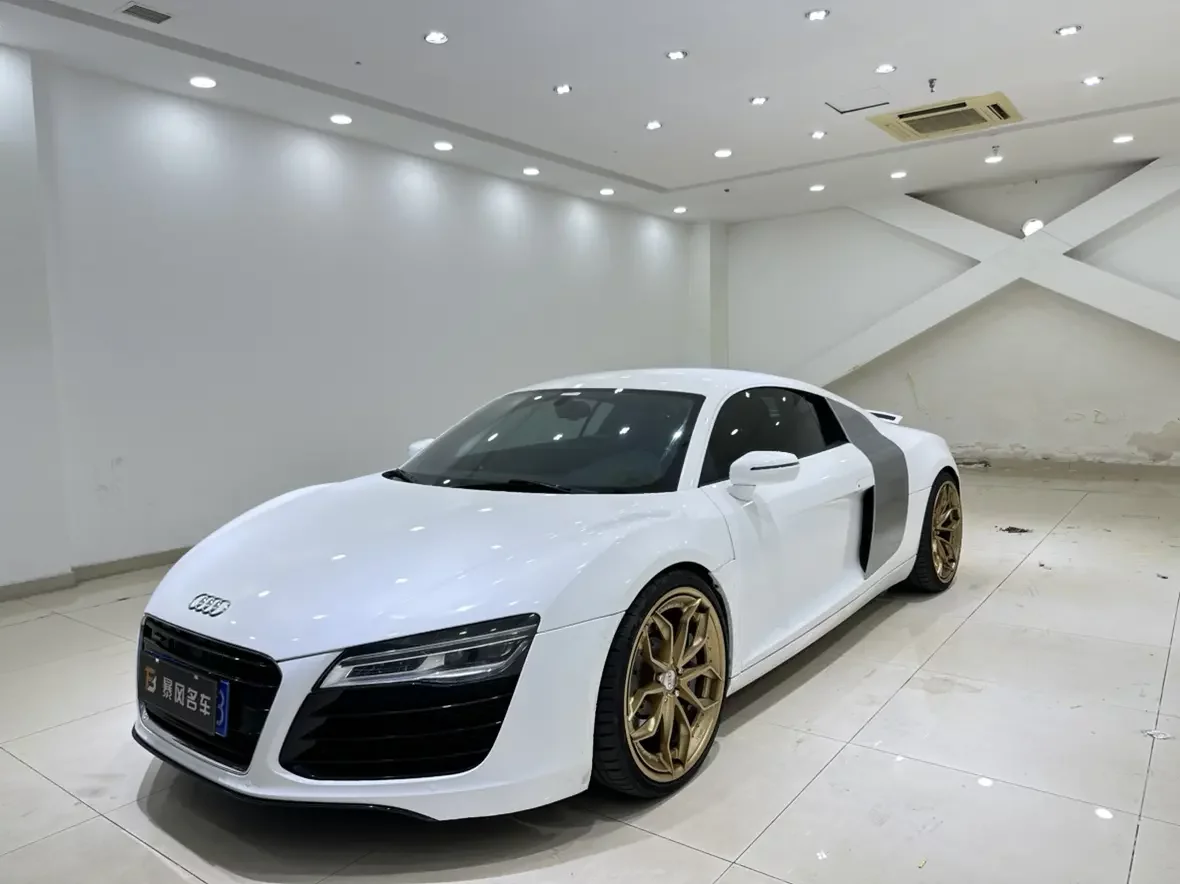 Audi R8
