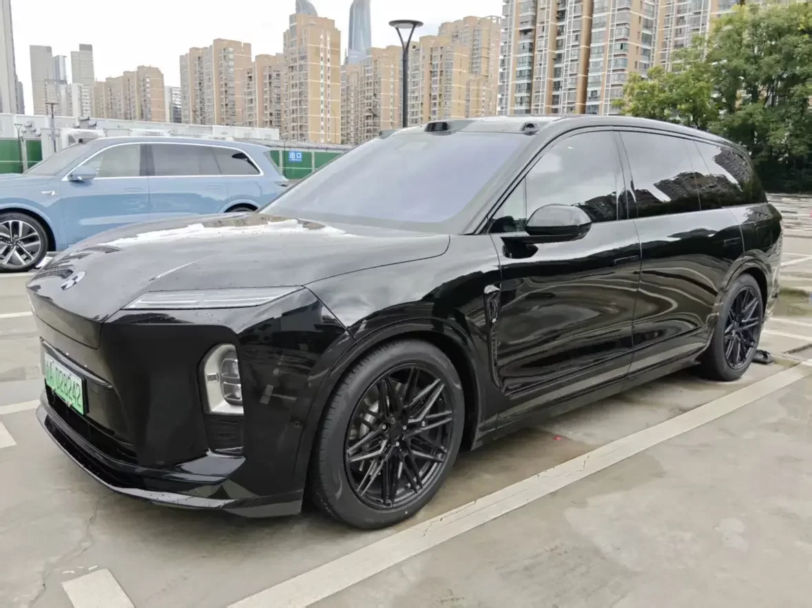 NIO ES8