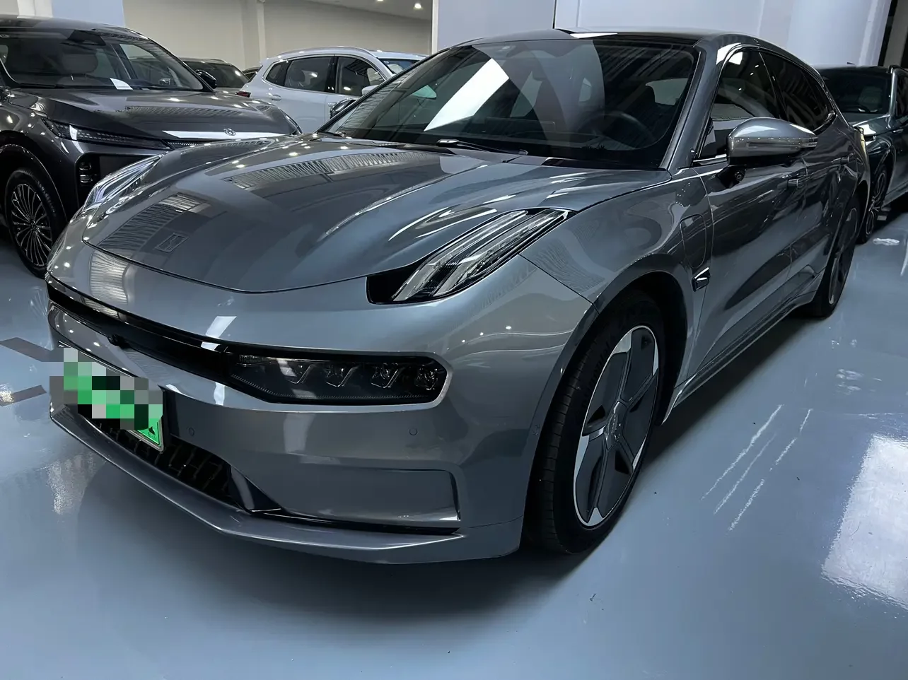 ZEEKR 001