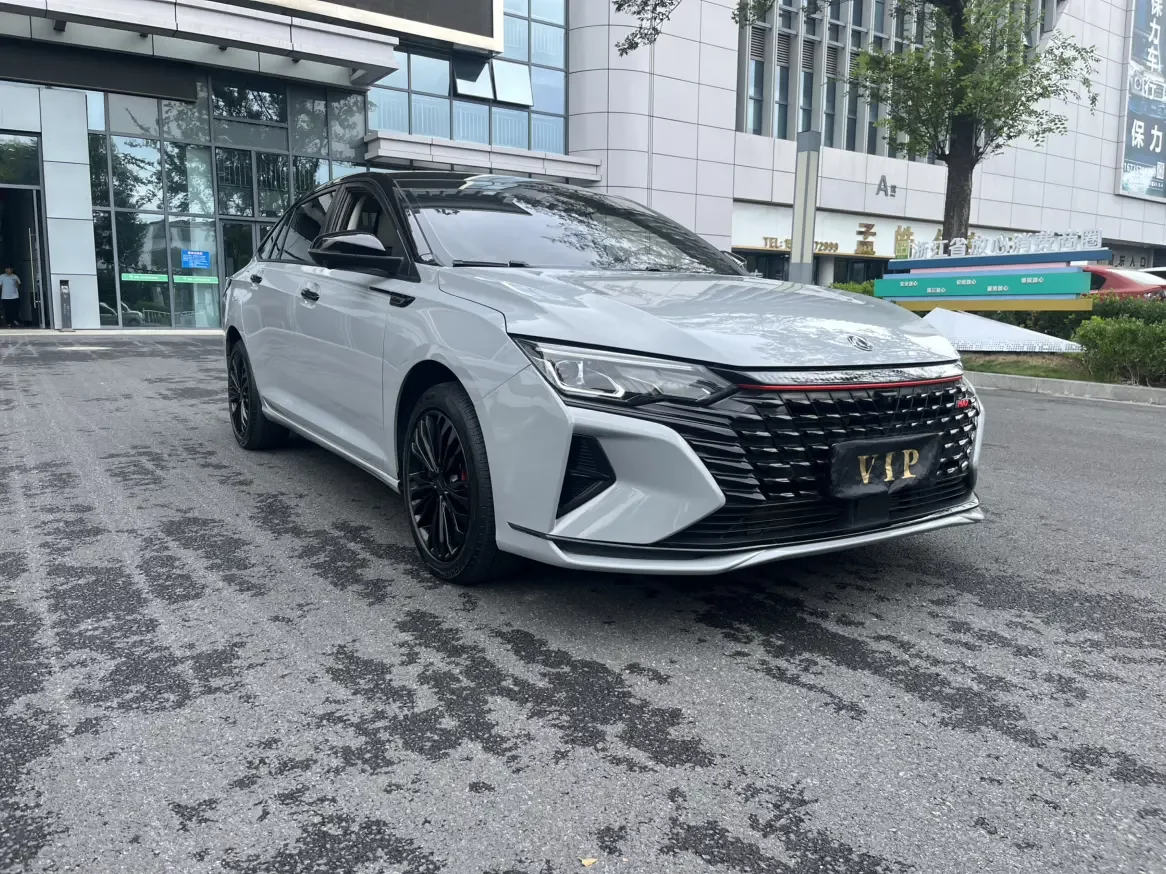 Dongfeng Yixuan MAX