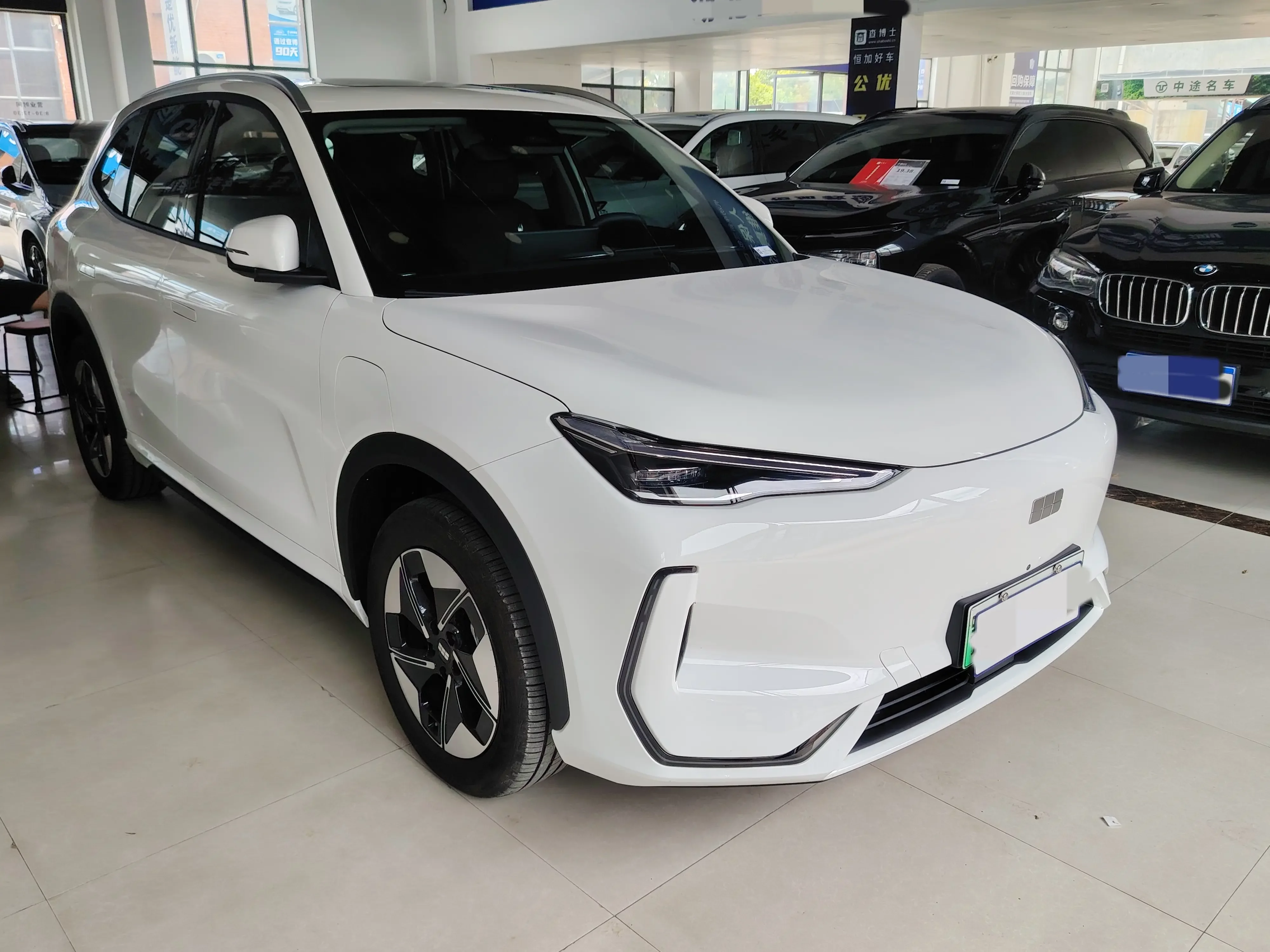 Geely Galaxy E5