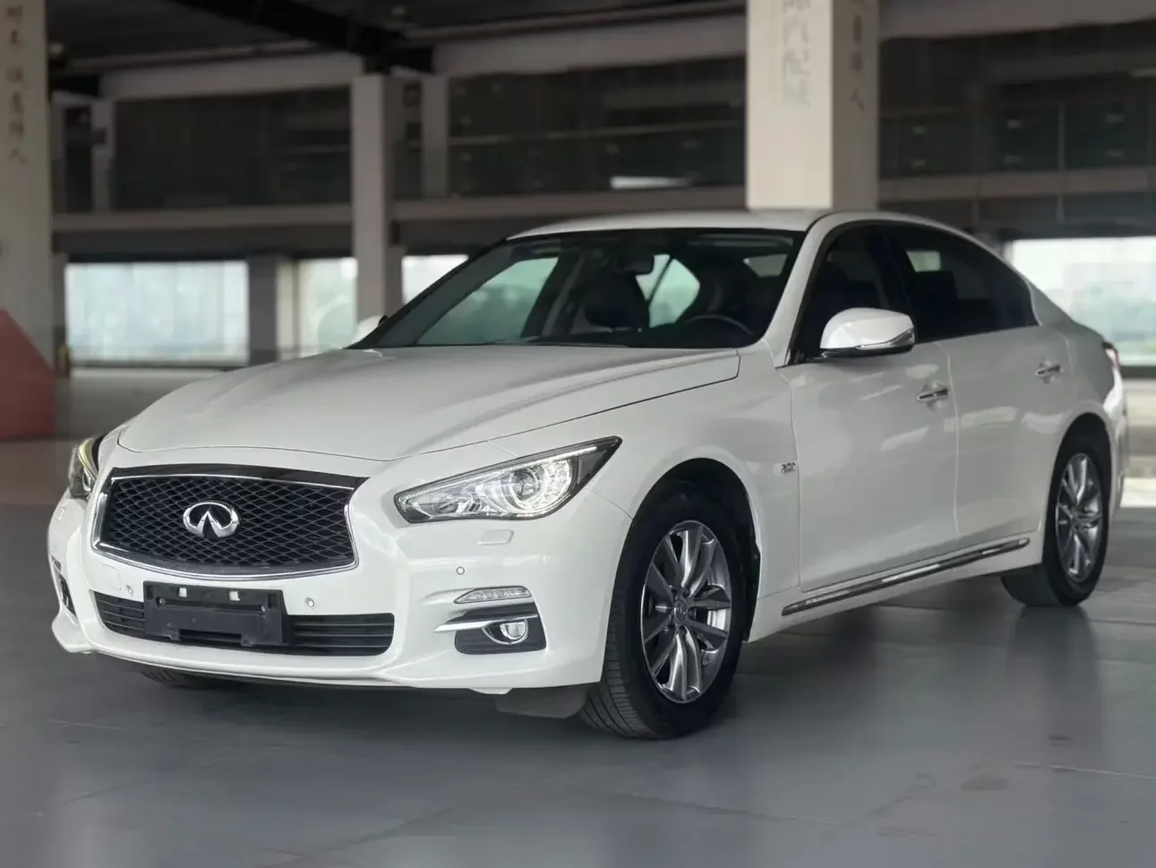 Infiniti Q50L