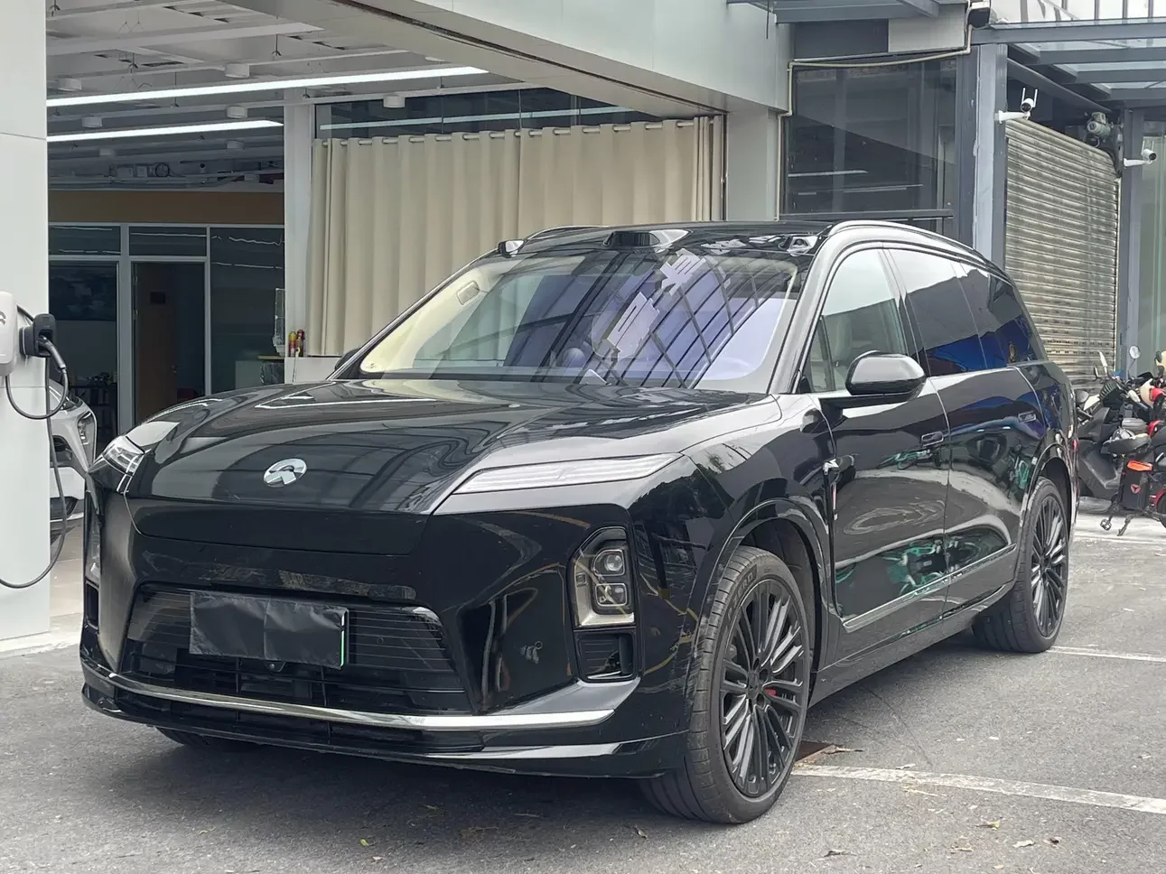 NIO ES8