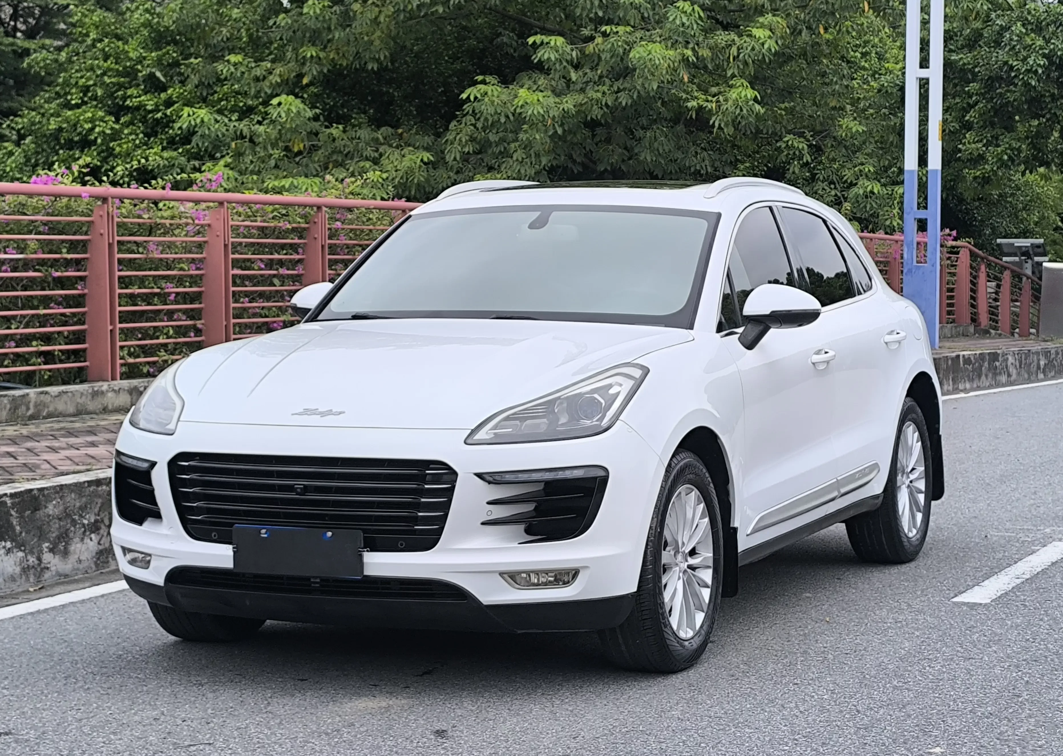 Zotye SR9