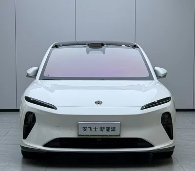 NIO ET5