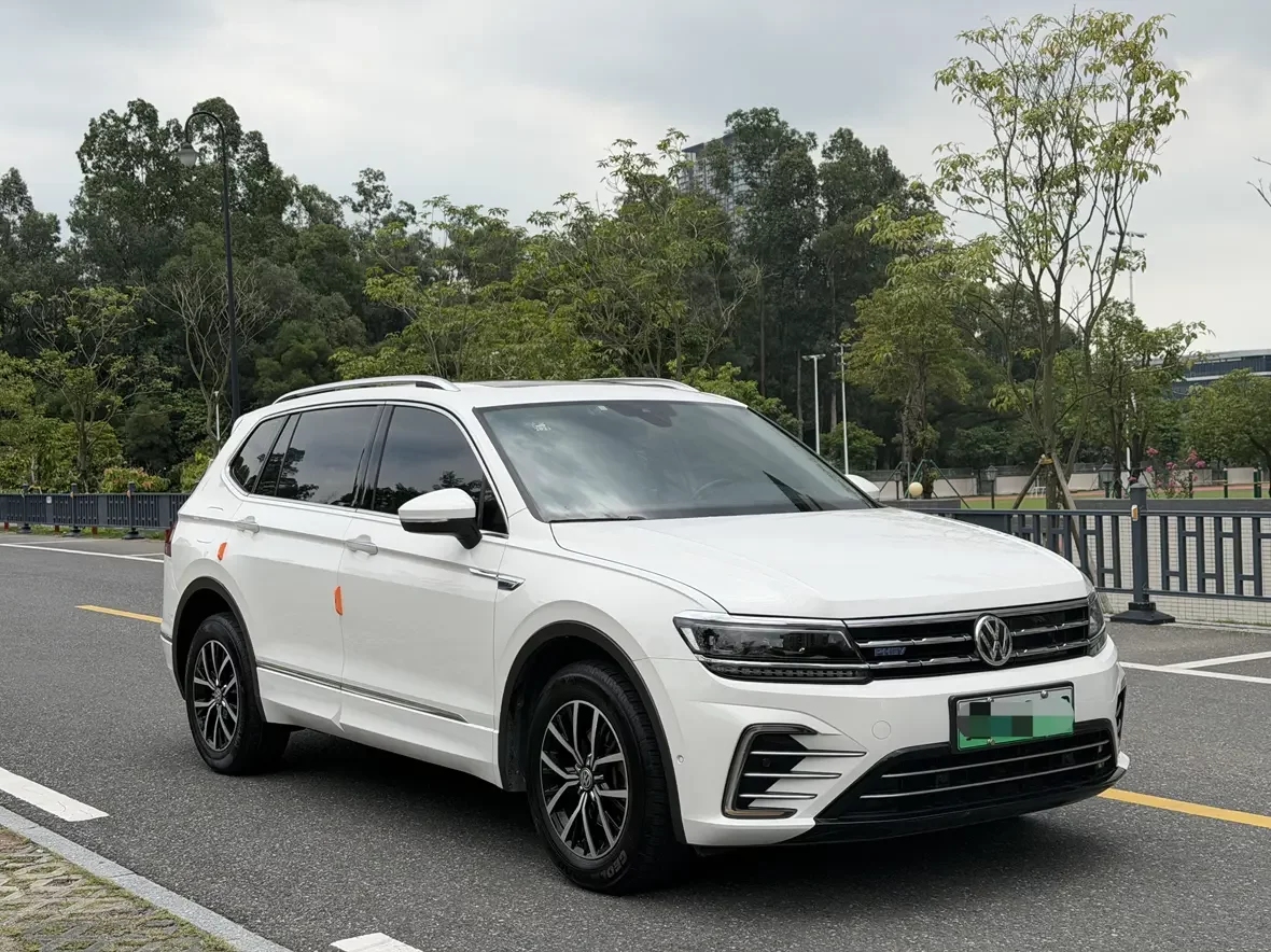 Volkswagen Tiguan L PHEV