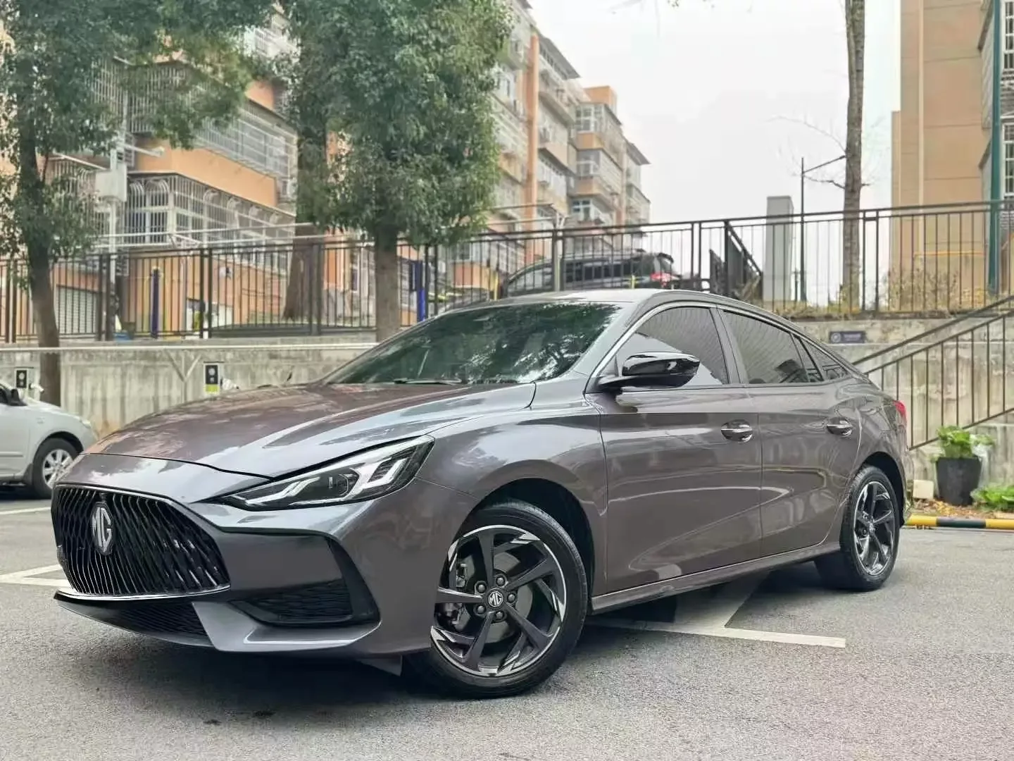 MG 5