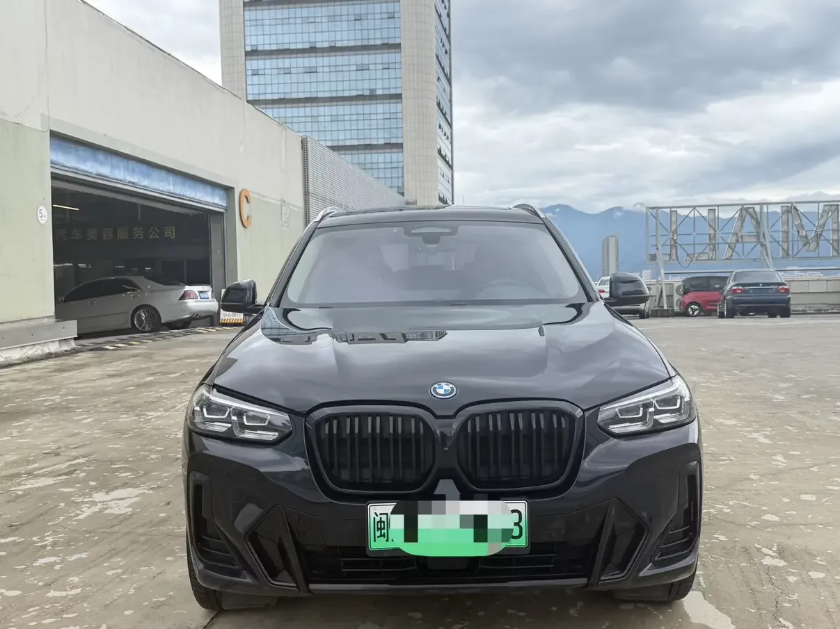 BMW iX3