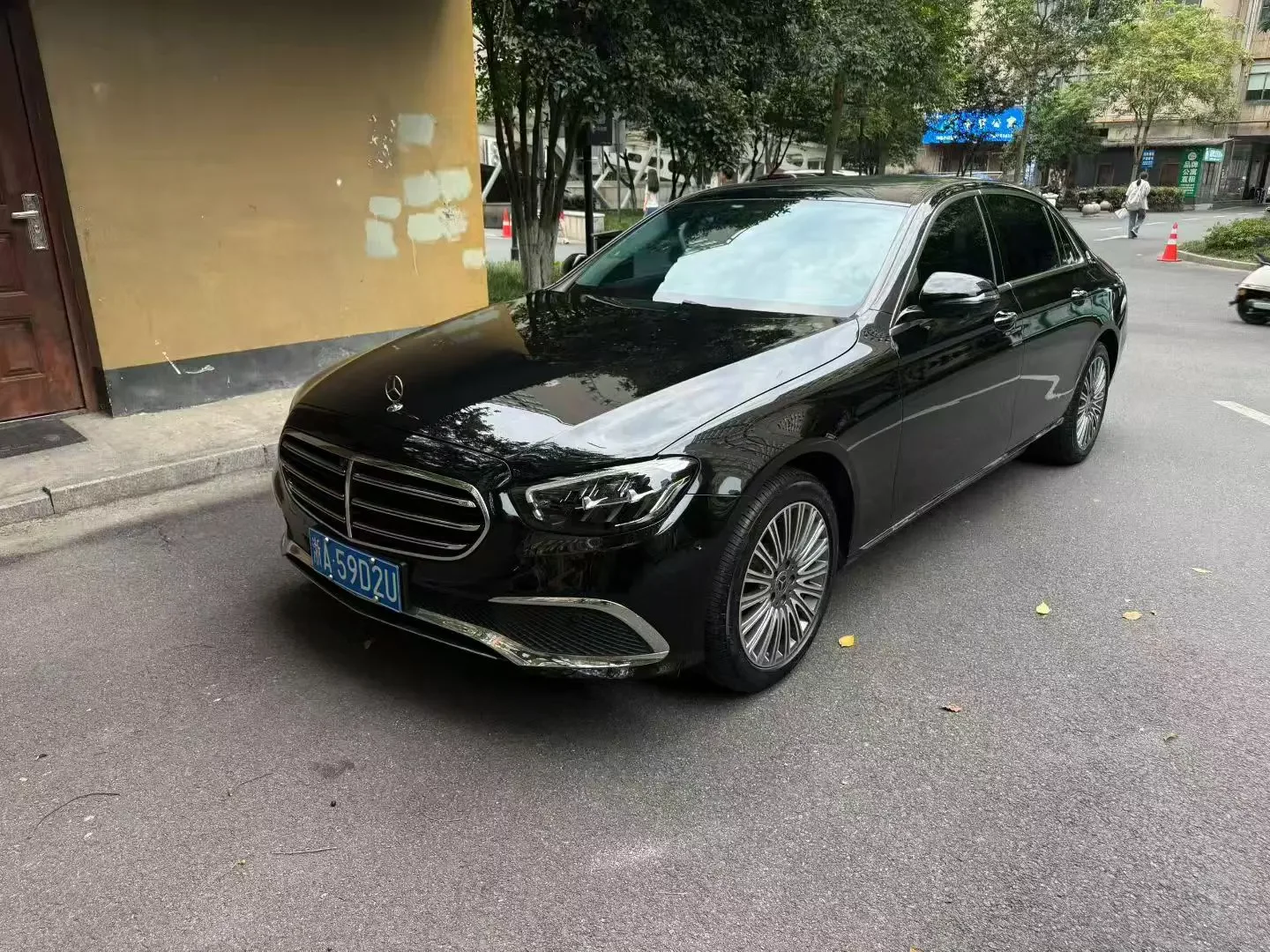 MERCEDES-BENZ E-CLASS