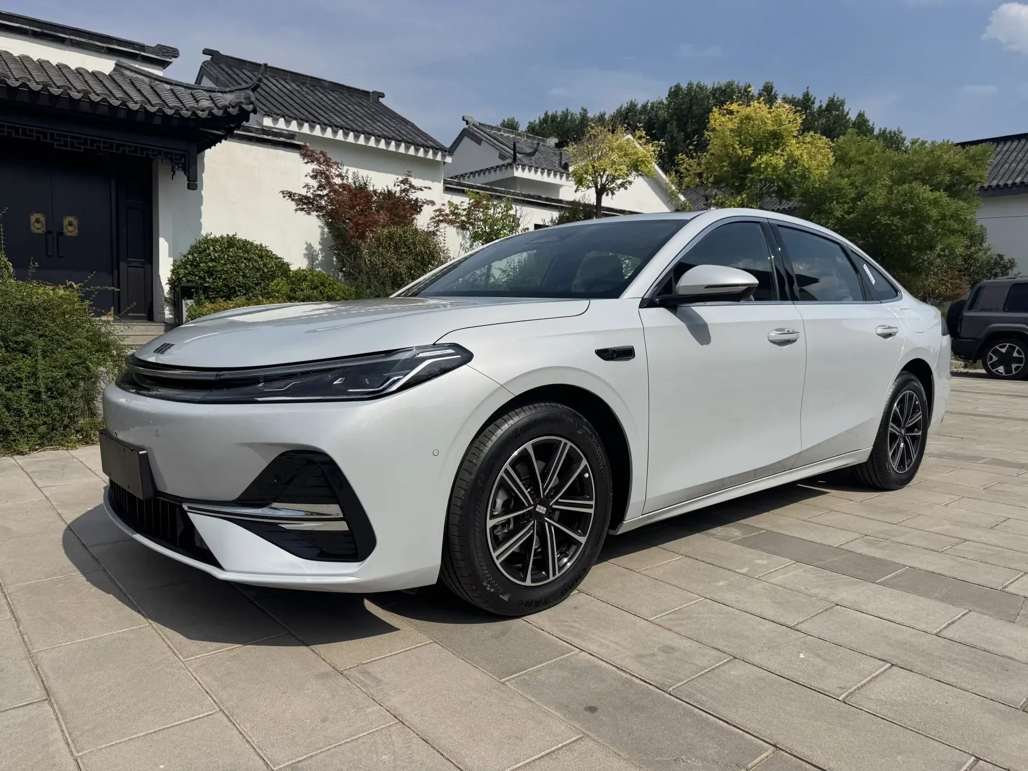 Geely Galaxy A7 EM