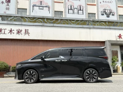 Toyota Crown Wellfire