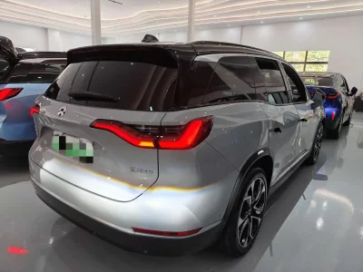 NIO ES8