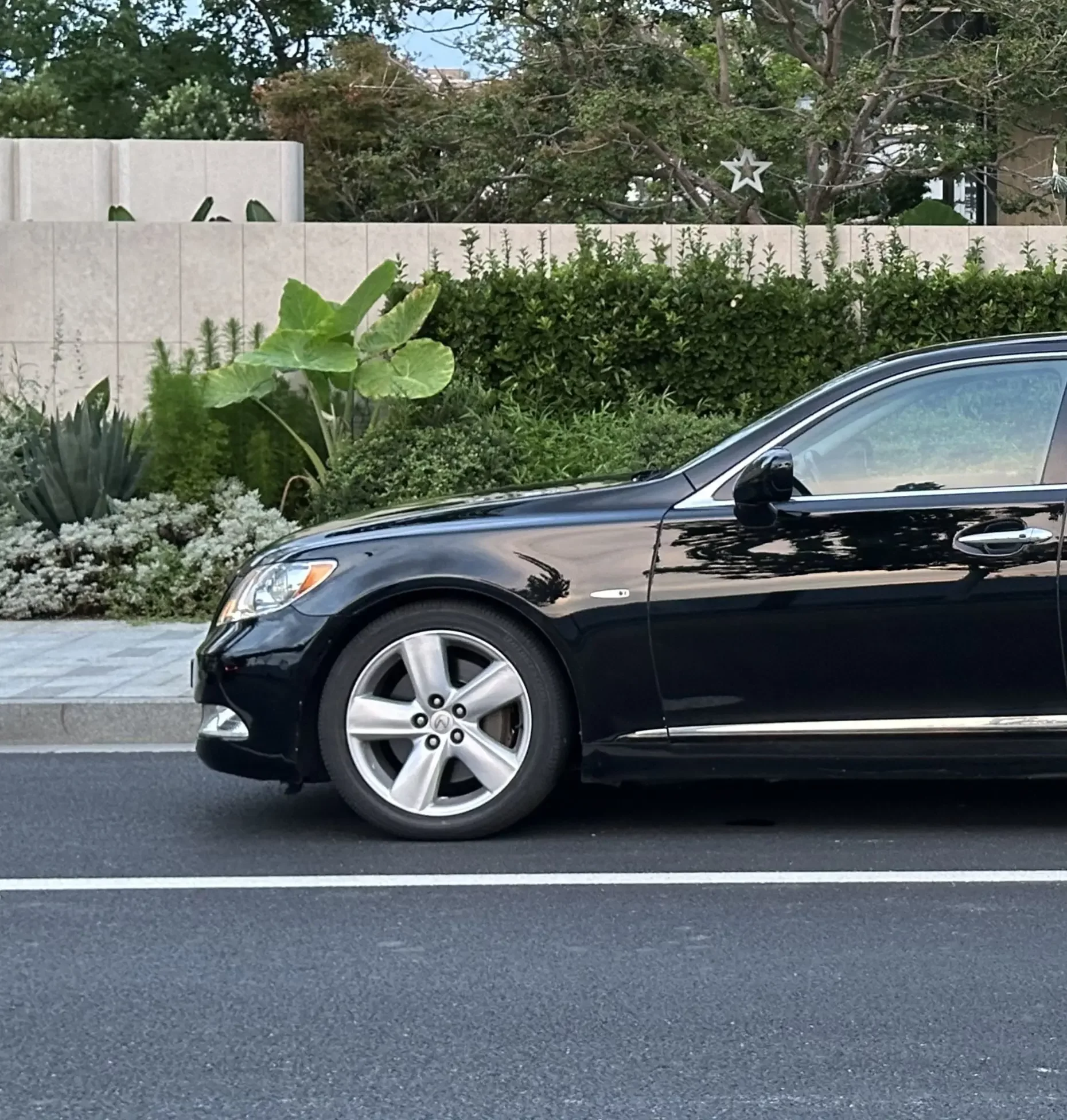 Lexus LS