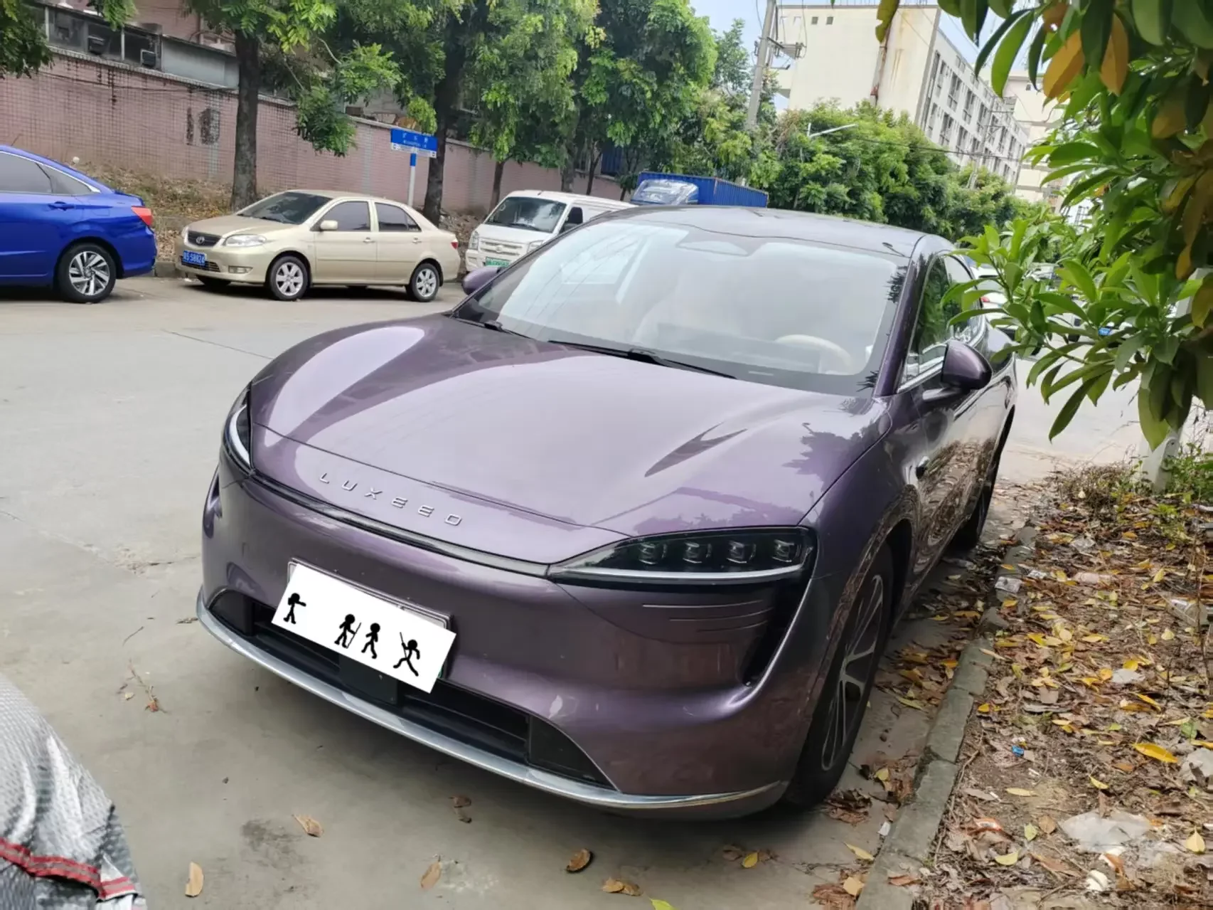 Luxeed Zhijie R7