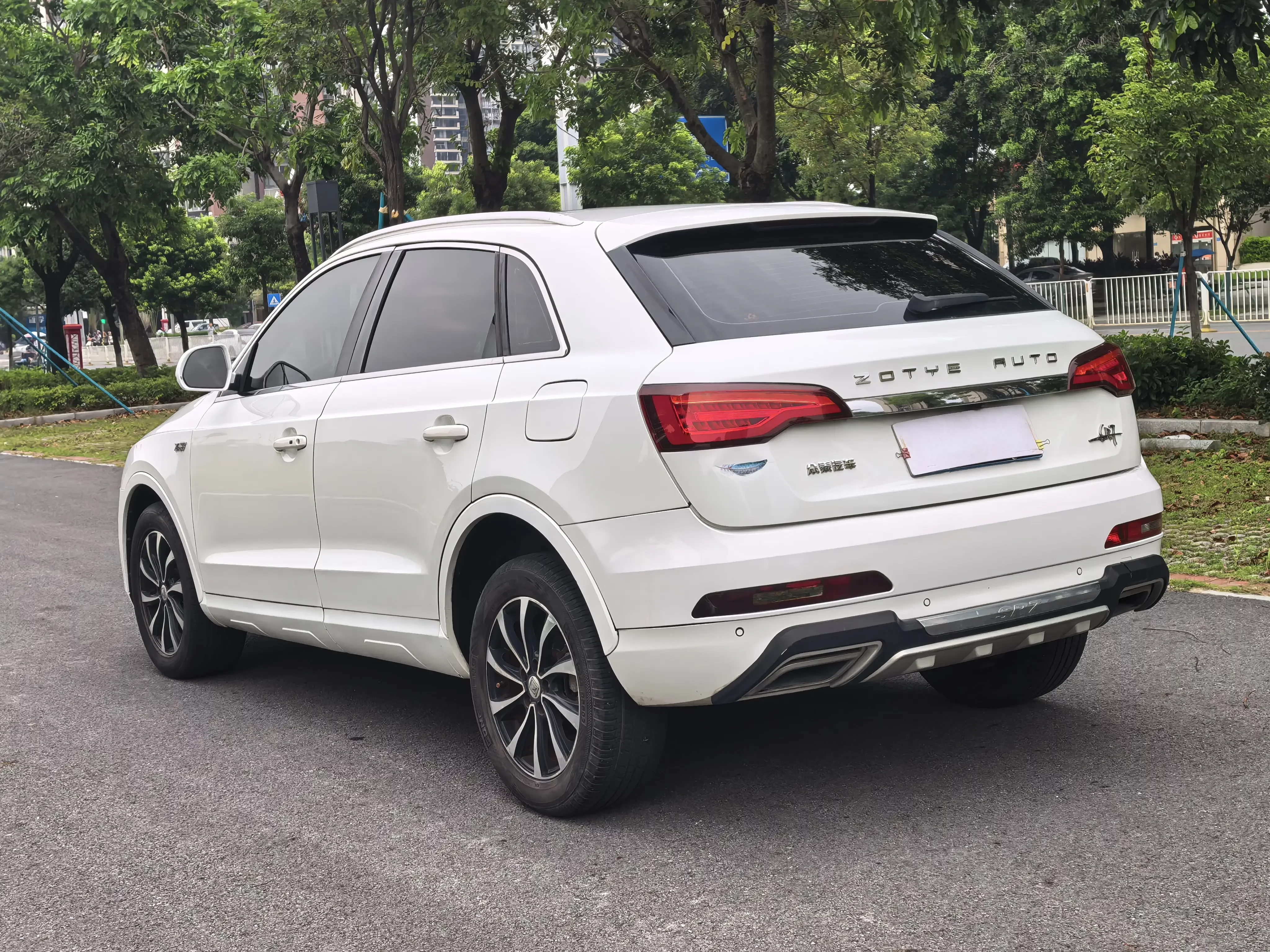Zotye SR7