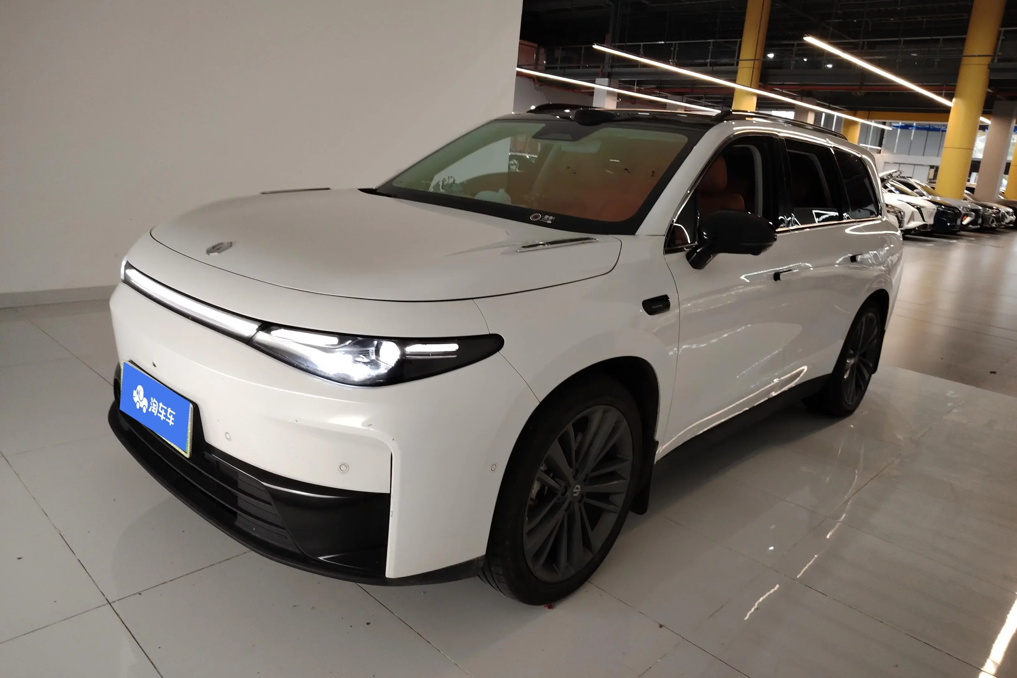 Leapmotor C16