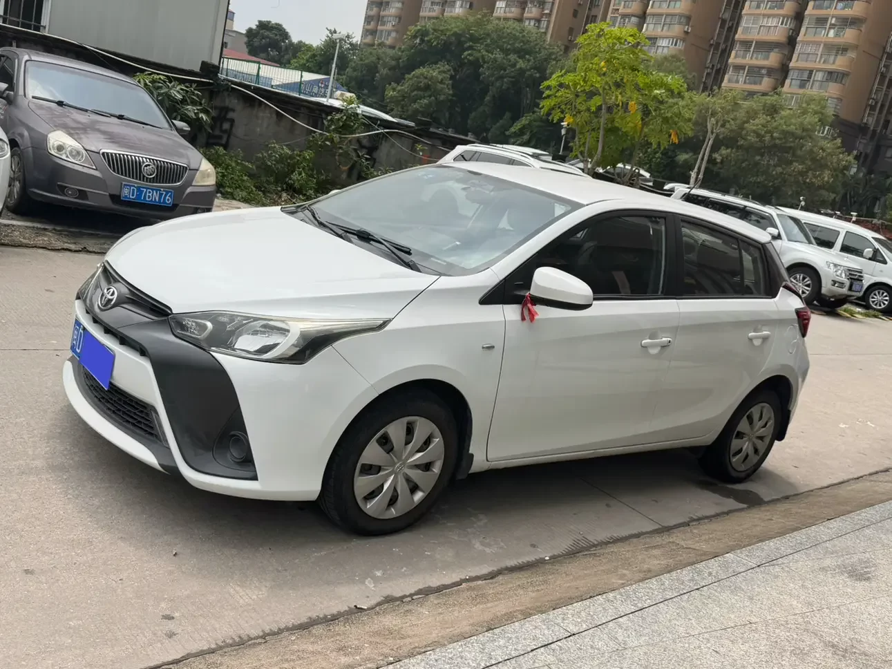 Toyota Yaris L