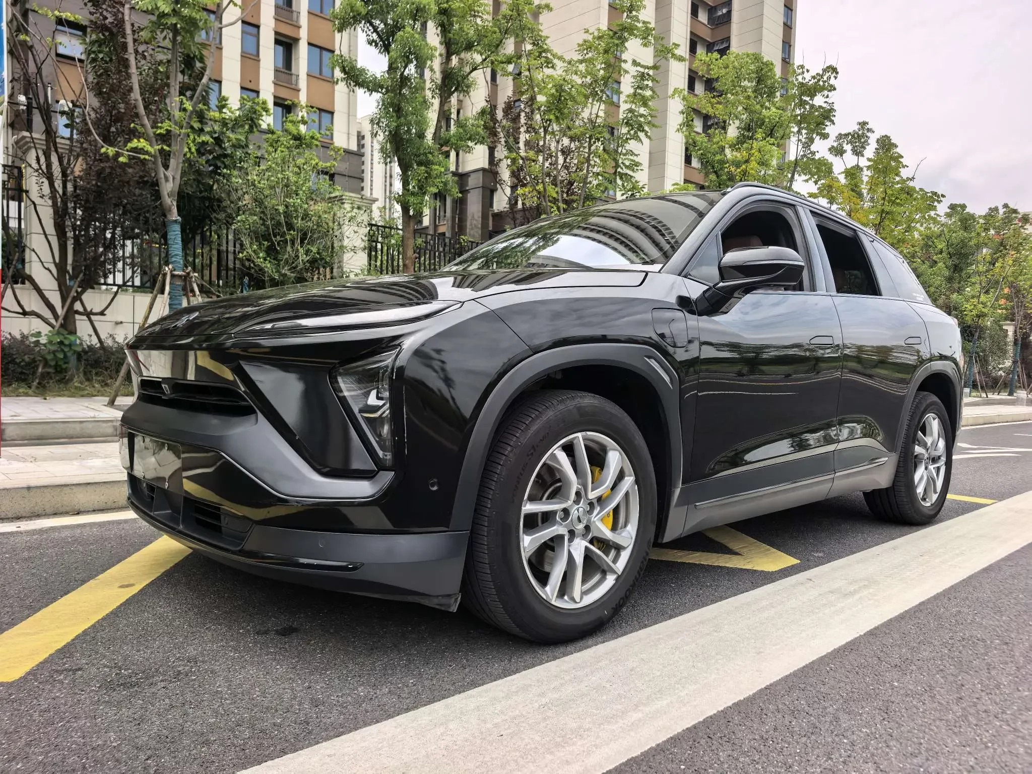 NIO ES6